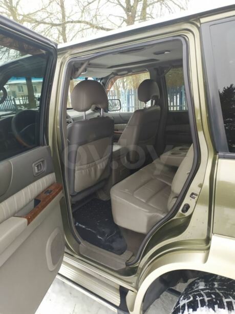 Nissan Patrol Y61, 7 мест, 2000 г.
