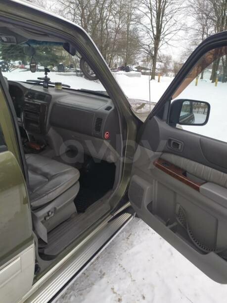 Nissan Patrol Y61, 7 мест, 2000 г.