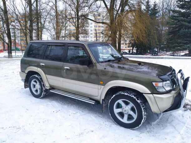 Nissan Patrol Y61, 7 мест, 2000 г.