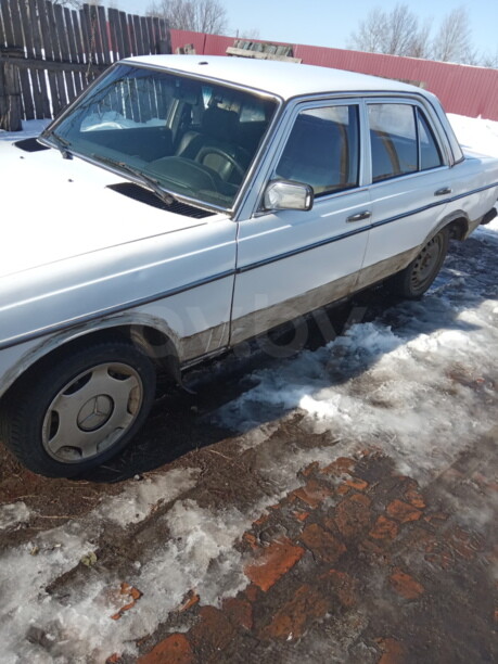 Mercedes-Benz E-Класс W123, 1981 г.