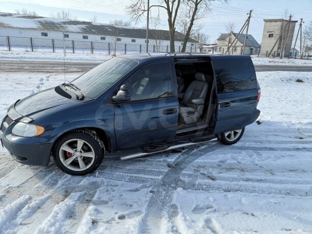 Dodge Caravan IV, 7 мест, 2001 г.