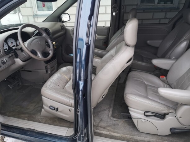 Dodge Caravan IV, 7 мест, 2001 г.