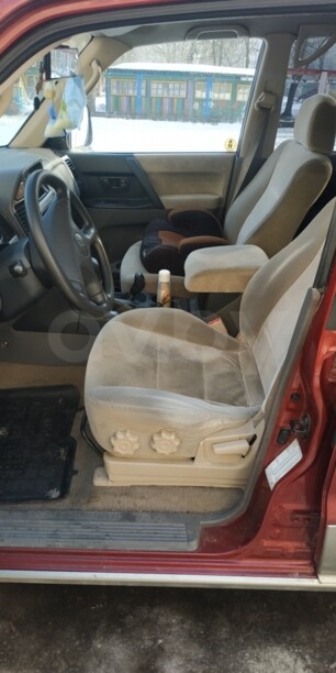 Mitsubishi Montero III, 7 мест, 2001 г.