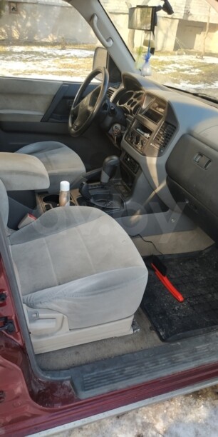 Mitsubishi Montero III, 7 мест, 2001 г.