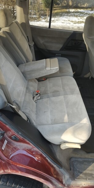 Mitsubishi Montero III, 7 мест, 2001 г.