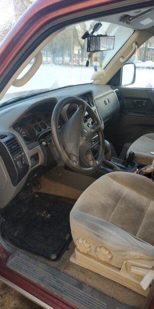 Mitsubishi Montero III, 7 мест, 2001 г.