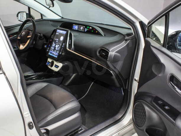 Toyota Prius Prime, 2017 г.
