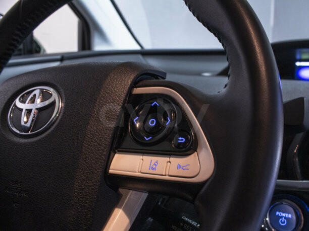 Toyota Prius Prime, 2017 г.