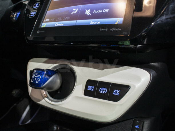 Toyota Prius Prime, 2017 г.