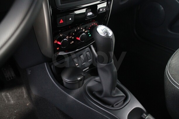 Nissan Terrano V, 5 мест, 2021 г.