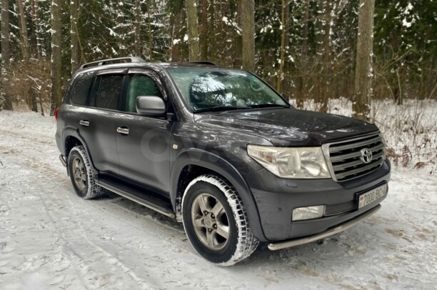Toyota Land Cruiser J200, 7 мест, 2009 г.