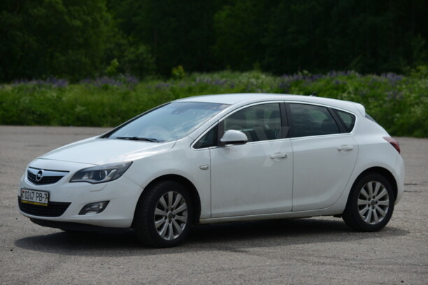 Opel Astra J, 2011 г.