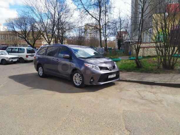 Toyota Sienna III (XL30), 7 мест, 2017 г.