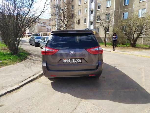 Toyota Sienna III (XL30), 7 мест, 2017 г.