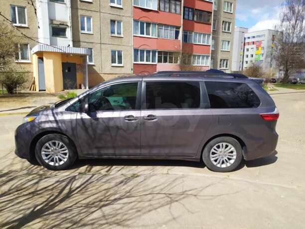 Toyota Sienna III (XL30), 7 мест, 2017 г.