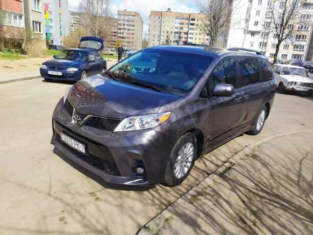 Toyota Sienna III (XL30), 7 мест, 2017 г.