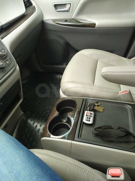 Toyota Sienna III (XL30), 7 мест, 2017 г.