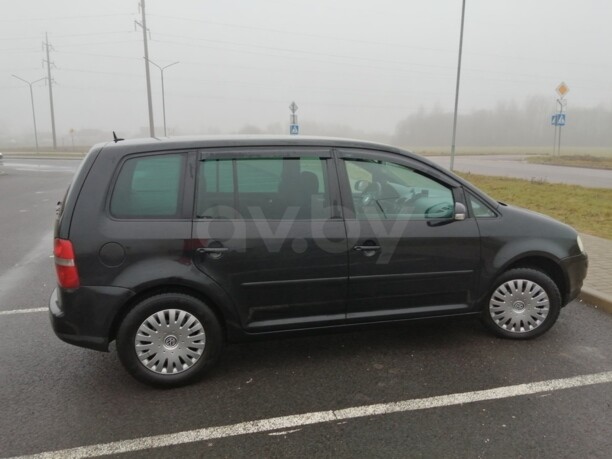 Volkswagen Touran I, 5 мест, 2003 г.