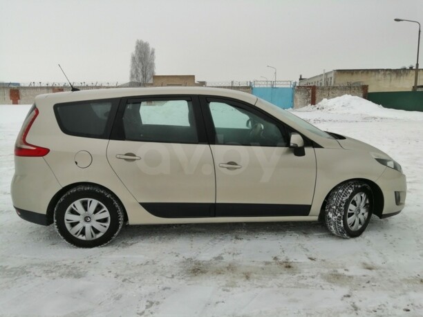 Renault Grand Scenic III, 5 мест, 2009 г.