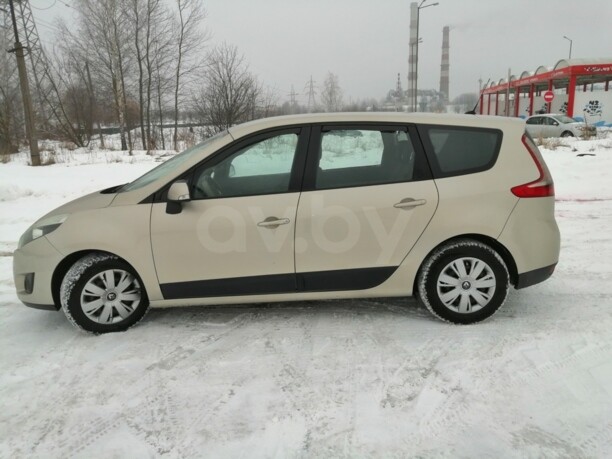 Renault Grand Scenic III, 5 мест, 2009 г.