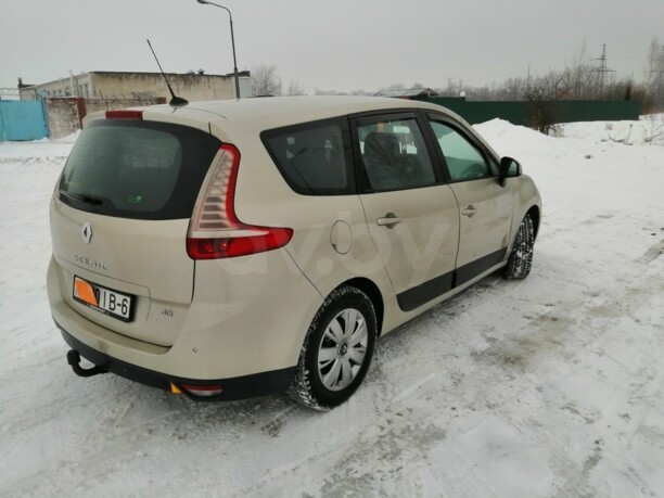 Renault Grand Scenic III, 5 мест, 2009 г.