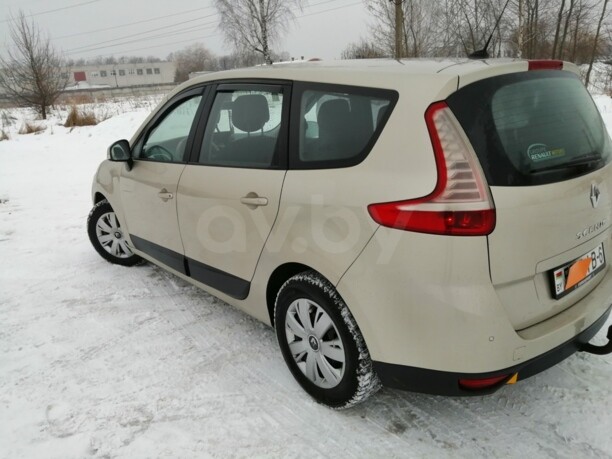 Renault Grand Scenic III, 5 мест, 2009 г.