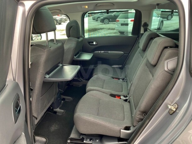 Peugeot 5008 I · Рестайлинг, 7 мест, 2016 г.