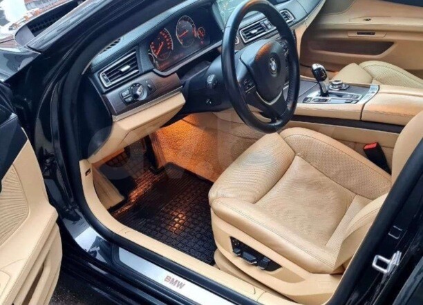 BMW 7 серия F02 (Long), 2010 г.