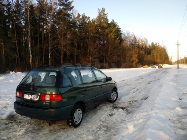 Toyota Picnic, 7 мест, 2000 г.