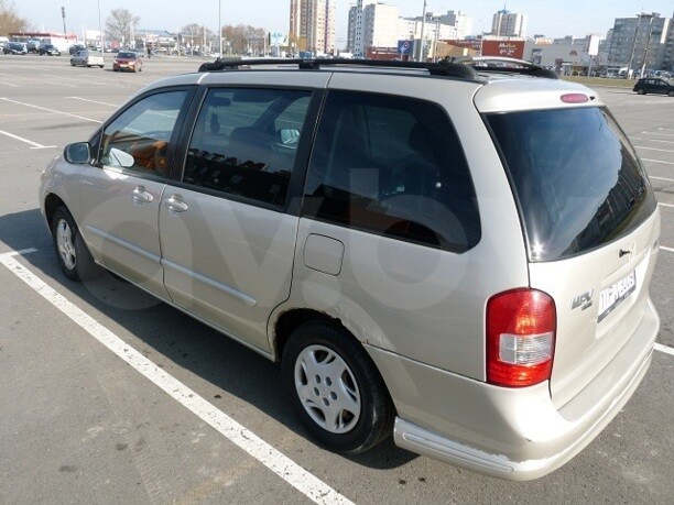 Mazda MPV II, 7 мест, 2001 г.