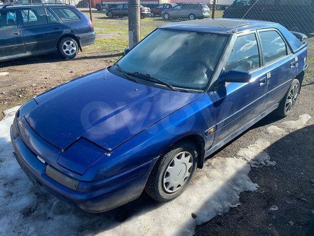 Mazda 323F, 1990 г.