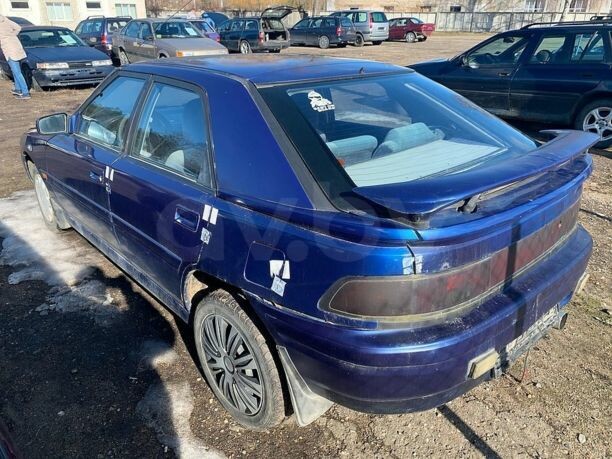 Mazda 323F, 1990 г.