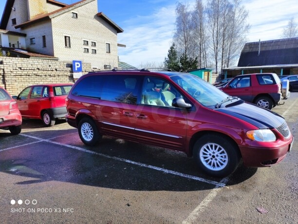 Chrysler Town and Country IV, 7 мест, 2001 г.