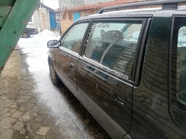 Mitsubishi Space Wagon Typ N30, N40, 7 мест, 1996 г.
