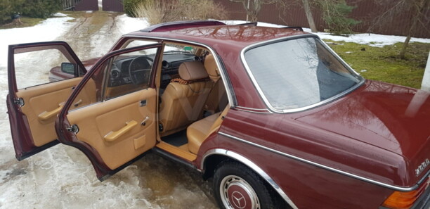 Mercedes-Benz E-Класс W123, 1982 г.