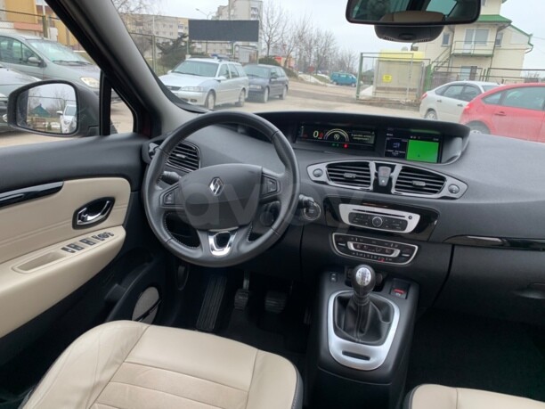 Renault Grand Scenic III · 2-й рестайлинг, 5 мест, 2016 г.