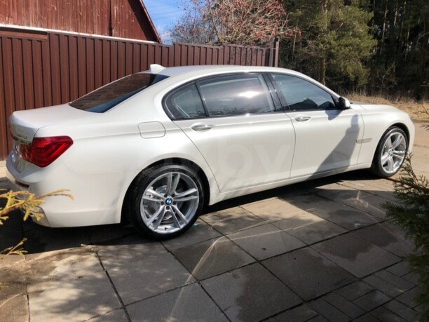 BMW 7 серия F02 (Long), 2010 г.