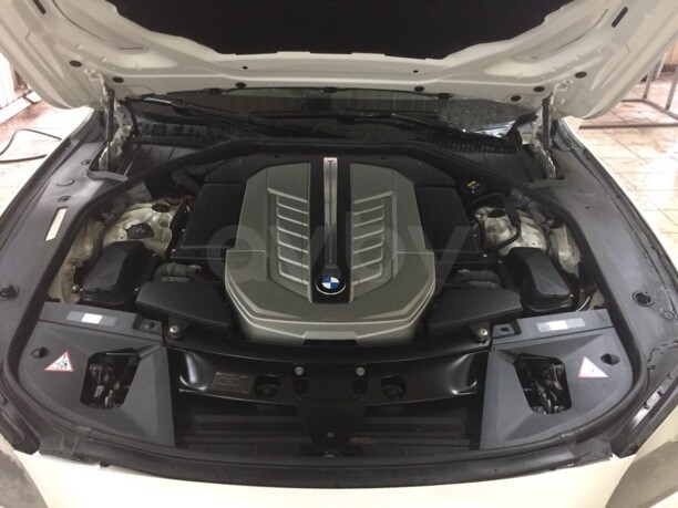 BMW 7 серия F02 (Long), 2010 г.
