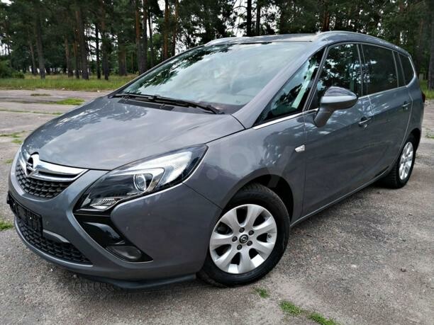 Opel Zafira C, 7 мест, 2015 г.