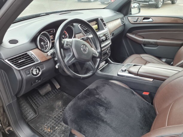 Mercedes-Benz M-Класс W166, 5 мест, 2013 г.