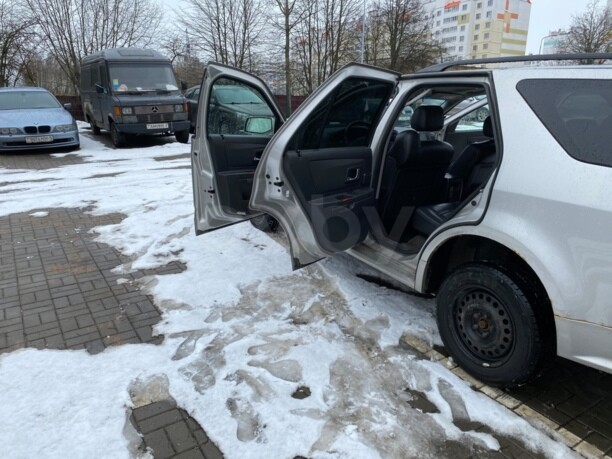 Cadillac SRX I, 5 мест, 2005 г.