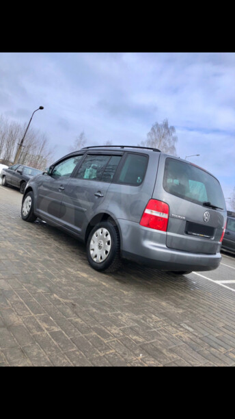Volkswagen Touran I, 7 мест, 2005 г.