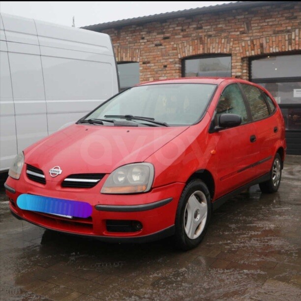Nissan Almera Tino, 2000 г.