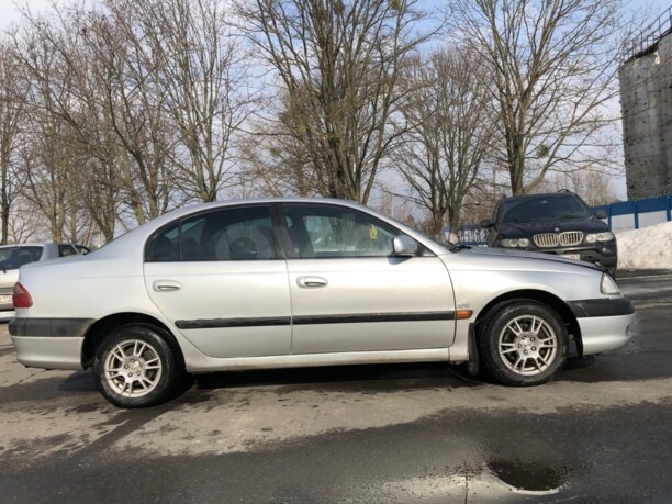 Toyota Avensis I (T220), 2000 г.
