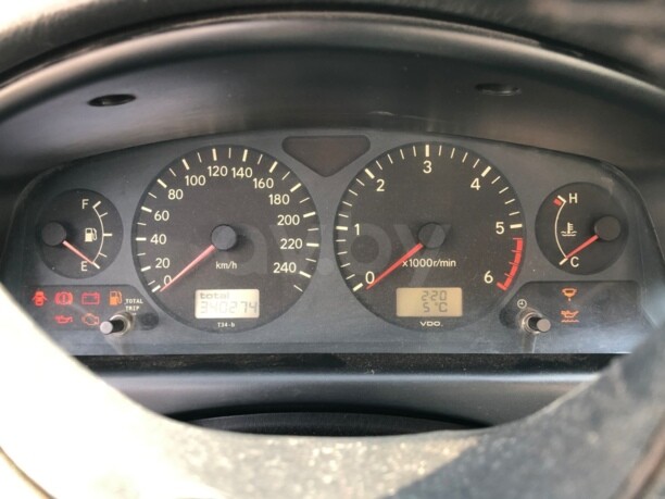 Toyota Avensis I (T220), 2000 г.
