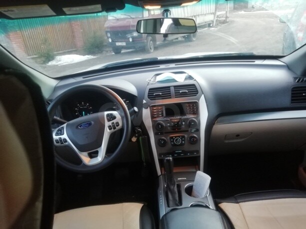 Ford Explorer V, 7 мест, 2012 г.