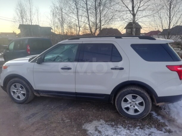 Ford Explorer V, 7 мест, 2012 г.