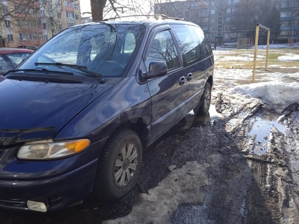 Chrysler Voyager III, 7 мест, 1998 г.