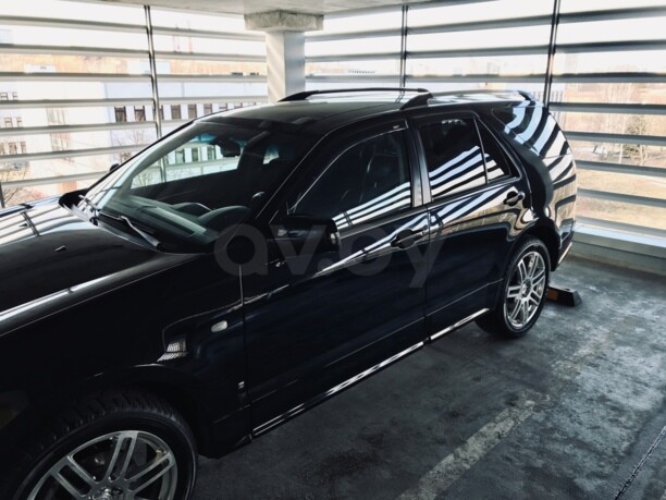 Cadillac SRX I, 5 мест, 2008 г.