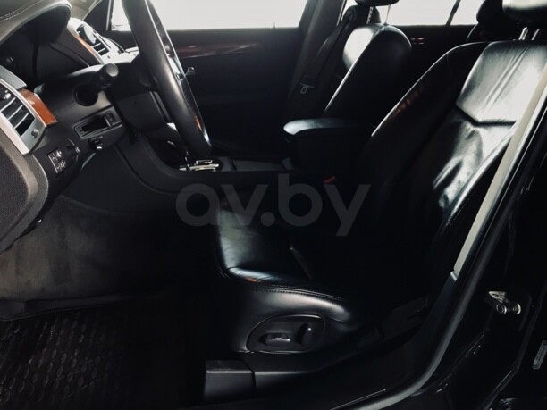Cadillac SRX I, 5 мест, 2008 г.